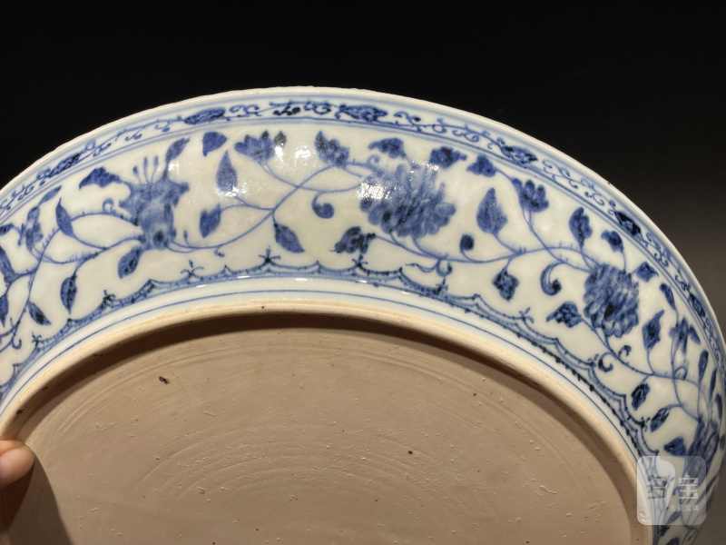 明永乐 青花缠枝莲纹大盘 - 图8